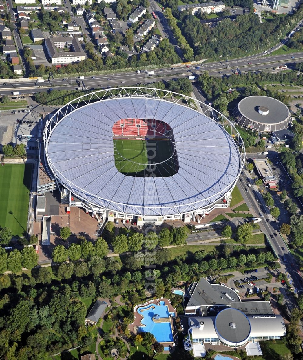 Leverkusen from above - Construction sites Sports facility grounds of the Arena stadium BayArena of Fussballvereins Bayer 04 Leverkusen in the district Wiesdorf in Leverkusen in the state North Rhine-Westphalia, Germany