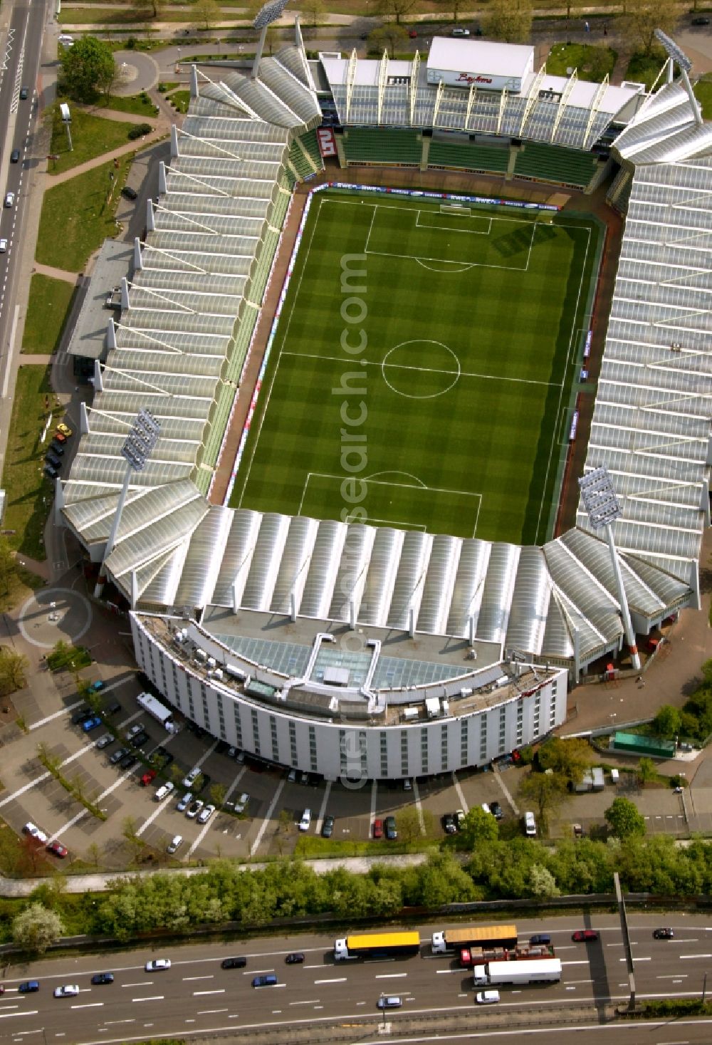 Leverkusen from above - Sports facility grounds of the Arena stadium BayArena of Fussballvereins Bayer 04 Leverkusen in the district Wiesdorf in Leverkusen in the state North Rhine-Westphalia, Germany