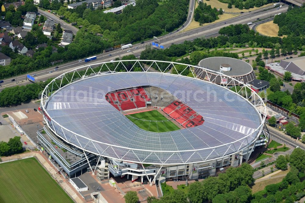 Leverkusen from above - Construction sites Sports facility grounds of the Arena stadium BayArena of Fussballvereins Bayer 04 Leverkusen in the district Wiesdorf in Leverkusen in the state North Rhine-Westphalia, Germany