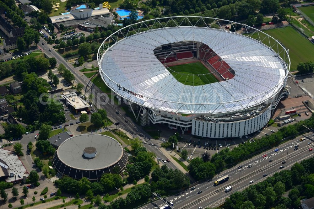 Aerial photograph Leverkusen - Construction sites Sports facility grounds of the Arena stadium BayArena of Fussballvereins Bayer 04 Leverkusen in the district Wiesdorf in Leverkusen in the state North Rhine-Westphalia, Germany