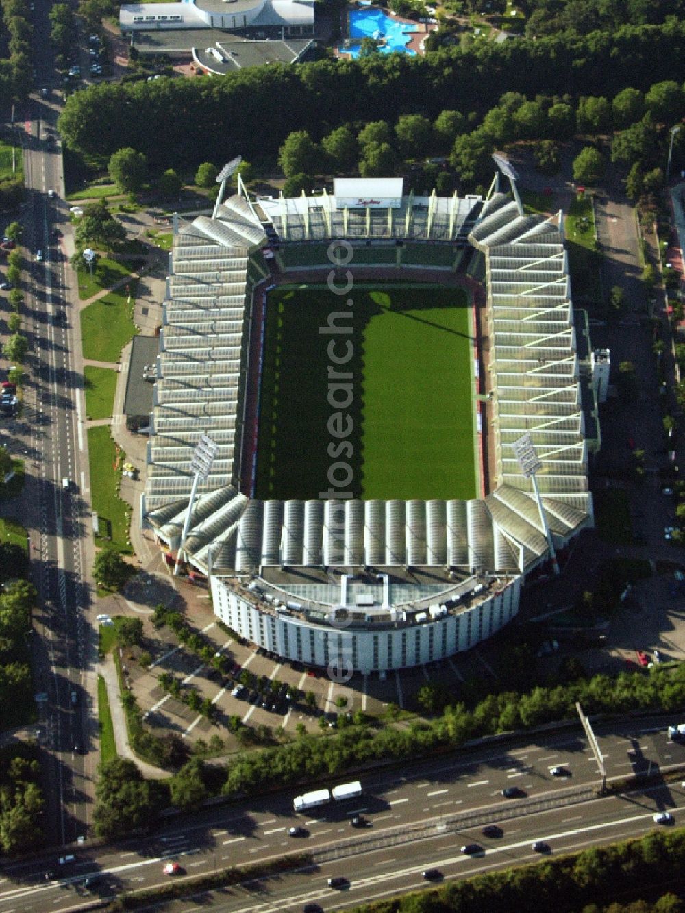 Aerial photograph Leverkusen - Sports facility grounds of the Arena stadium BayArena of Fussballvereins Bayer 04 Leverkusen in the district Wiesdorf in Leverkusen in the state North Rhine-Westphalia, Germany