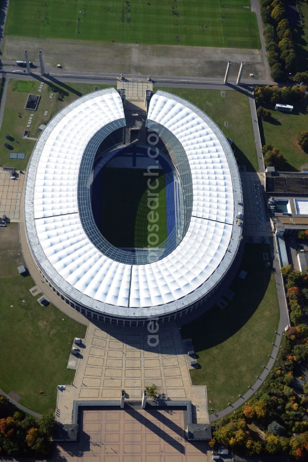 Berlin from the bird's eye view: Sports facility grounds of the Arena stadium Olympiastadion in Berlin in Germany