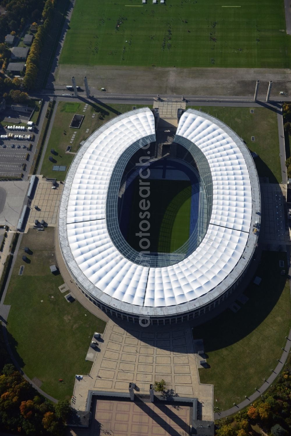 Aerial image Berlin - Sports facility grounds of the Arena stadium Olympiastadion in Berlin in Germany