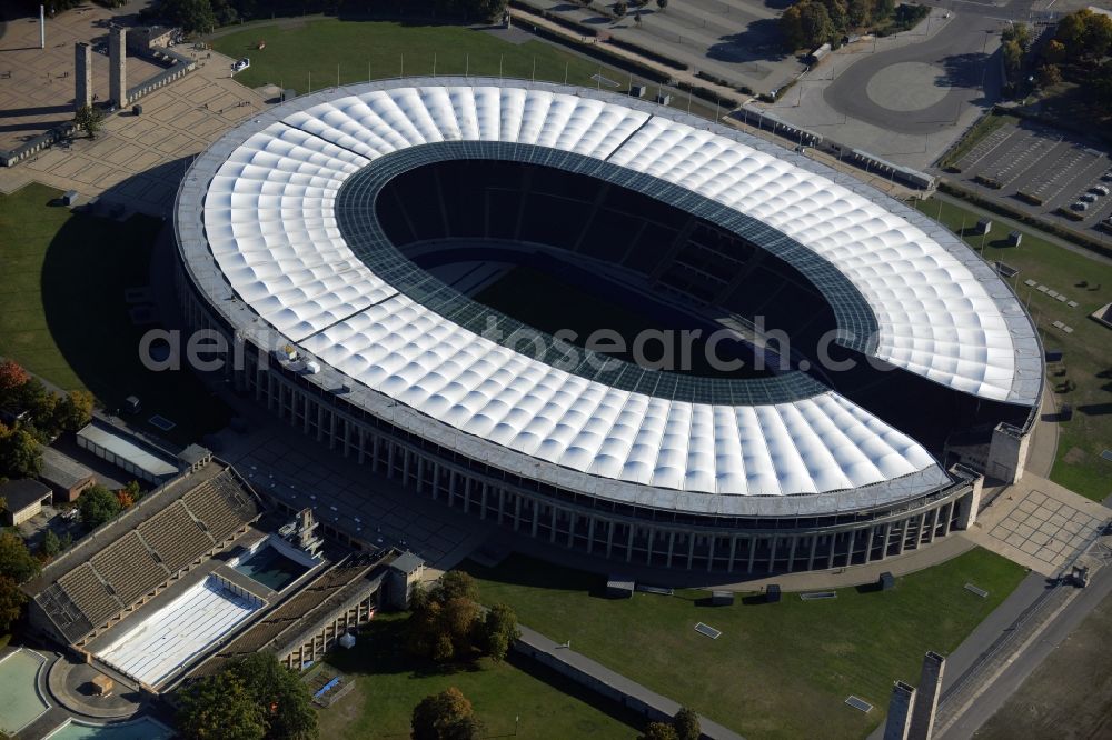 Aerial image Berlin - Sports facility grounds of the Arena stadium Olympiastadion in Berlin in Germany