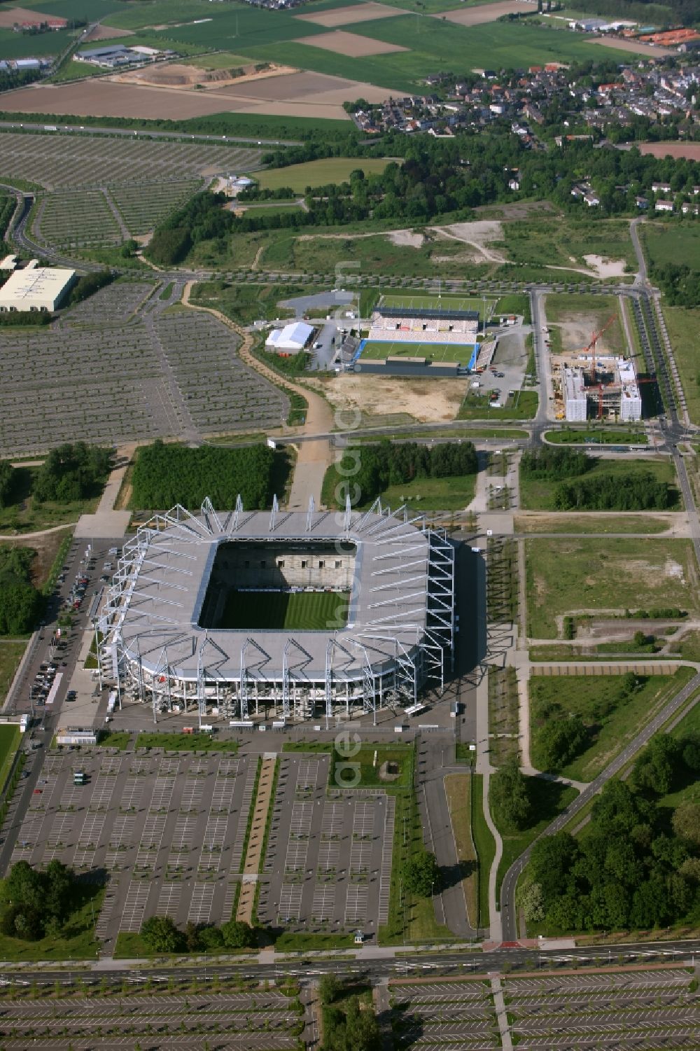 Mönchengladbach from the bird's eye view: Sports facility grounds of the Arena stadium BORUSSIA-PARK in Moenchengladbach in the state North Rhine-Westphalia, Germany