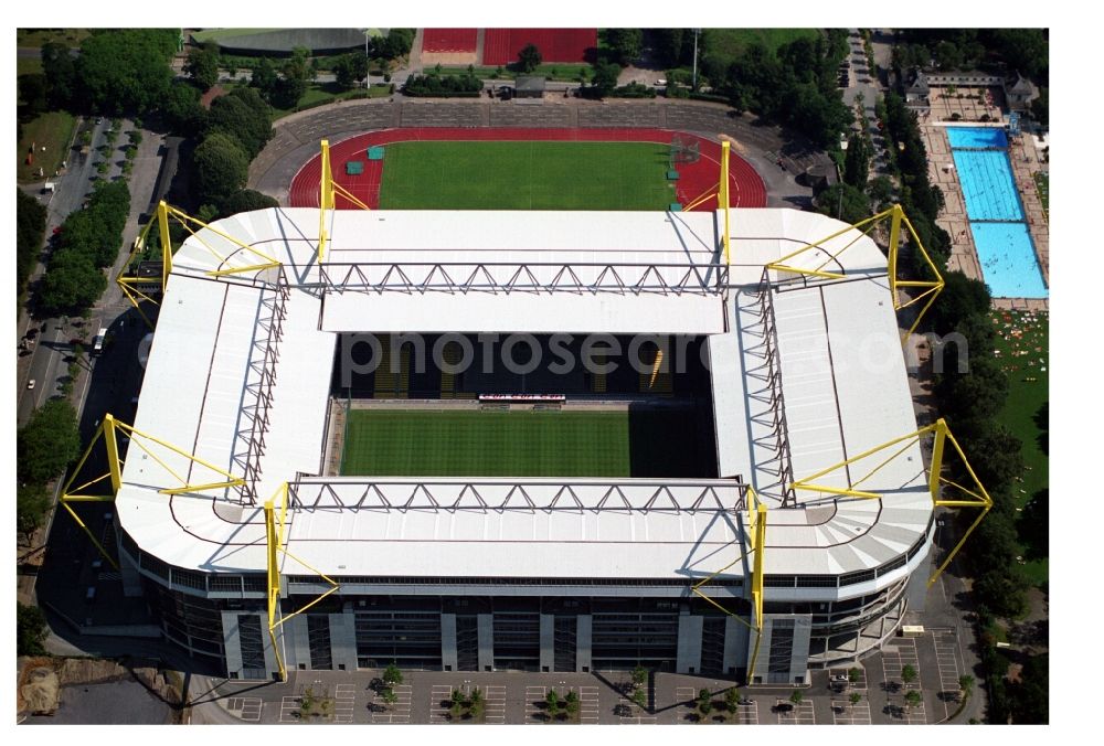 Aerial image Dortmund - Sports facility grounds of the Arena stadium Signal Iduna Park - formerly Westfalenstadion in Dortmund in the state North Rhine-Westphalia