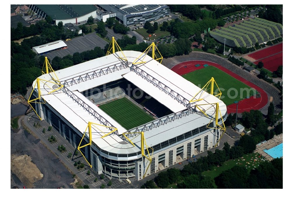 Aerial photograph Dortmund - Sports facility grounds of the Arena stadium Signal Iduna Park - formerly Westfalenstadion in Dortmund in the state North Rhine-Westphalia