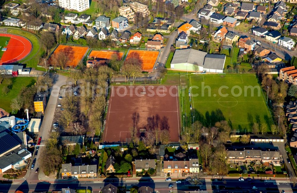 Emmerich am Rhein from the bird's eye view: Sports facility grounds of the Arena Eugen-Reintjes-stadium in Emmerich am Rhein in the state North Rhine-Westphalia