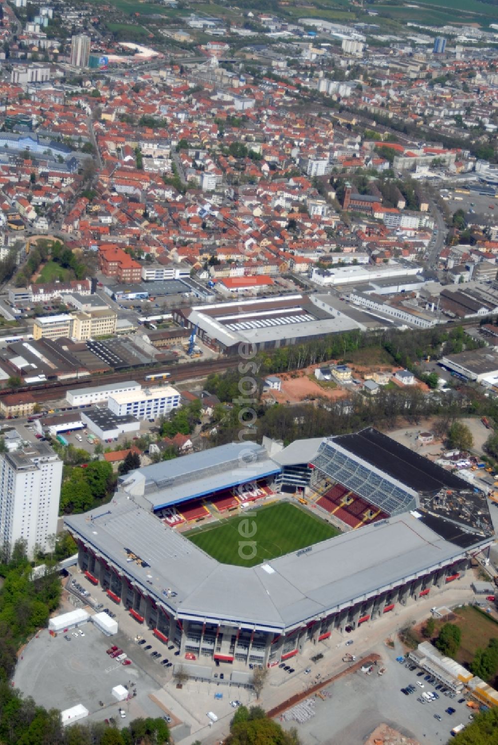 Aerial photograph Kaiserslautern - Sports facility grounds of the Arena stadium Fritz-Walter-Stadion in destrict Betzenberg on Fritz-Walter-Strasse in Kaiserslautern in the state Rhineland-Palatinate, Germany