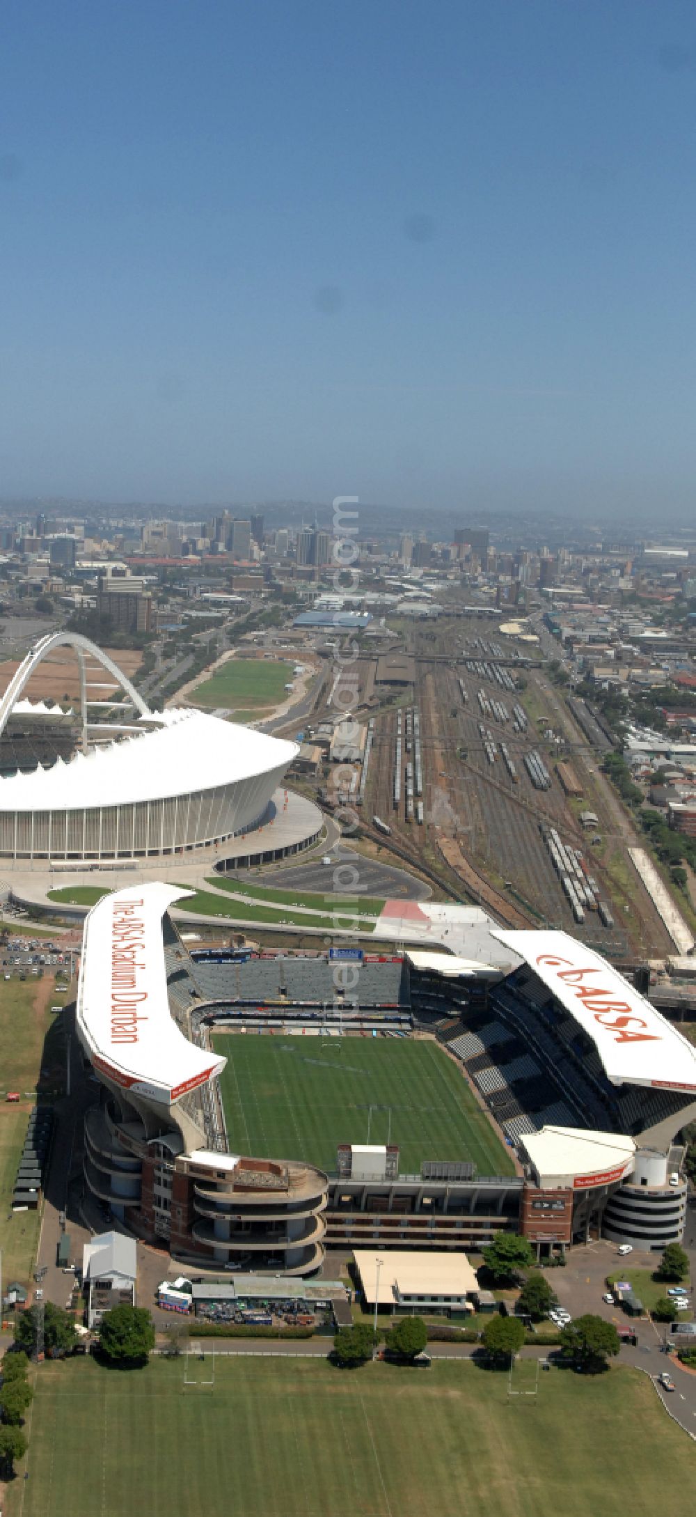 Aerial photograph Durban - Sports facility area of the arena of the stadium Kings Park Stadium (formerly ABSA Stadium) on Jacko Jackson Drive in Durban in KwaZulu-Natal, South Africa