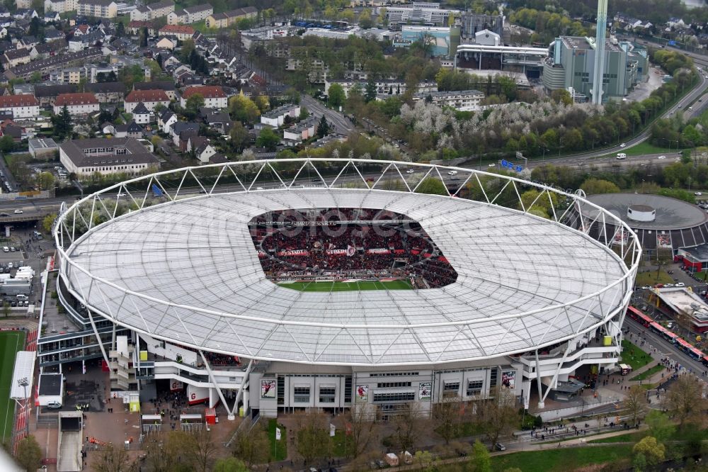 Aerial photograph Leverkusen - Sports facility grounds of the Arena stadium BayArena on Bismarckstrasse in Leverkusen in the state North Rhine-Westphalia