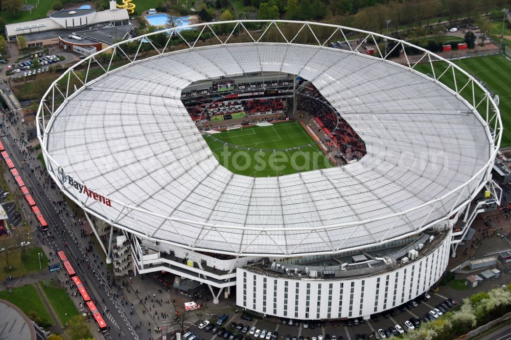 Aerial photograph Leverkusen - Sports facility grounds of the Arena stadium BayArena on Bismarckstrasse in Leverkusen in the state North Rhine-Westphalia