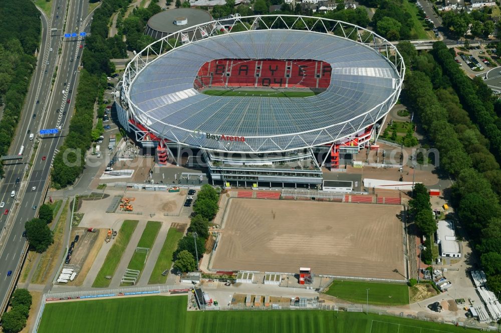 Aerial image Leverkusen - Sports facility grounds of the Arena stadium BayArena on Bismarckstrasse in Leverkusen in the state North Rhine-Westphalia