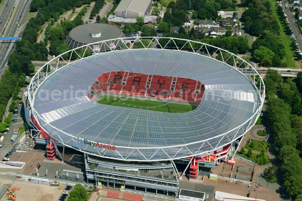 Aerial photograph Leverkusen - Sports facility grounds of the Arena stadium BayArena on Bismarckstrasse in Leverkusen in the state North Rhine-Westphalia