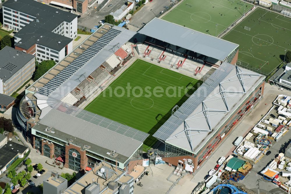 Aerial photograph Hamburg - Sports facility grounds of the arena of the stadium Millerntor- Stadion in am Heiligengeistfeld in the St. Pauli district in Hamburg, Germany