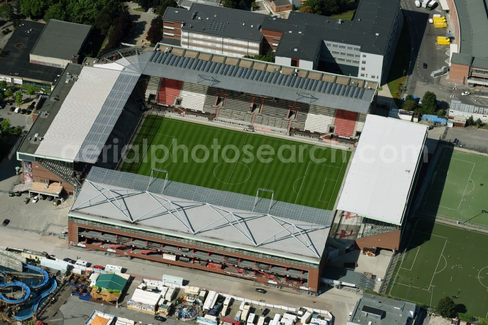 Hamburg from the bird's eye view: Sports facility grounds of the arena of the stadium Millerntor- Stadion in am Heiligengeistfeld in the St. Pauli district in Hamburg, Germany