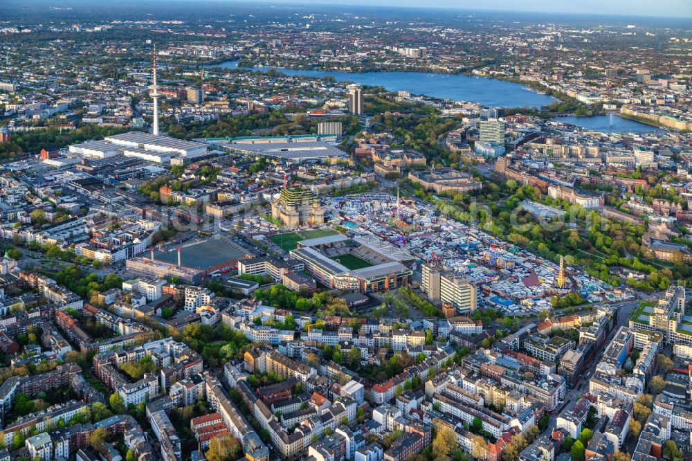 Aerial image Hamburg - Sports facility grounds of the arena of the stadium Millerntor- Stadion in am Heiligengeistfeld in the St. Pauli district in Hamburg, Germany