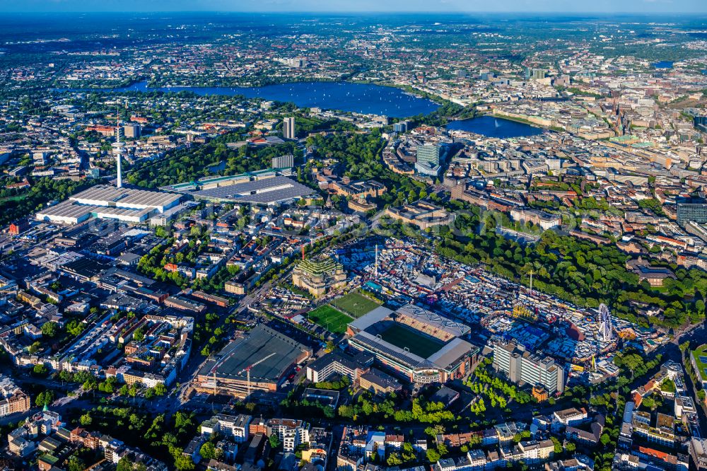 Aerial photograph Hamburg - Sports facility grounds of the Arena stadium Millerntor-Stadion on place Harald-Stender-Platz in the district Sankt Pauli in Hamburg, Germany