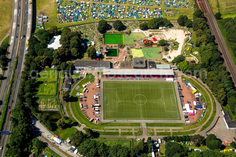 Mülheim an der Ruhr from above - Sports facility grounds of the Arena stadium Ruhrstadion on Friesenstrasse in Muelheim on the Ruhr in the state North Rhine-Westphalia