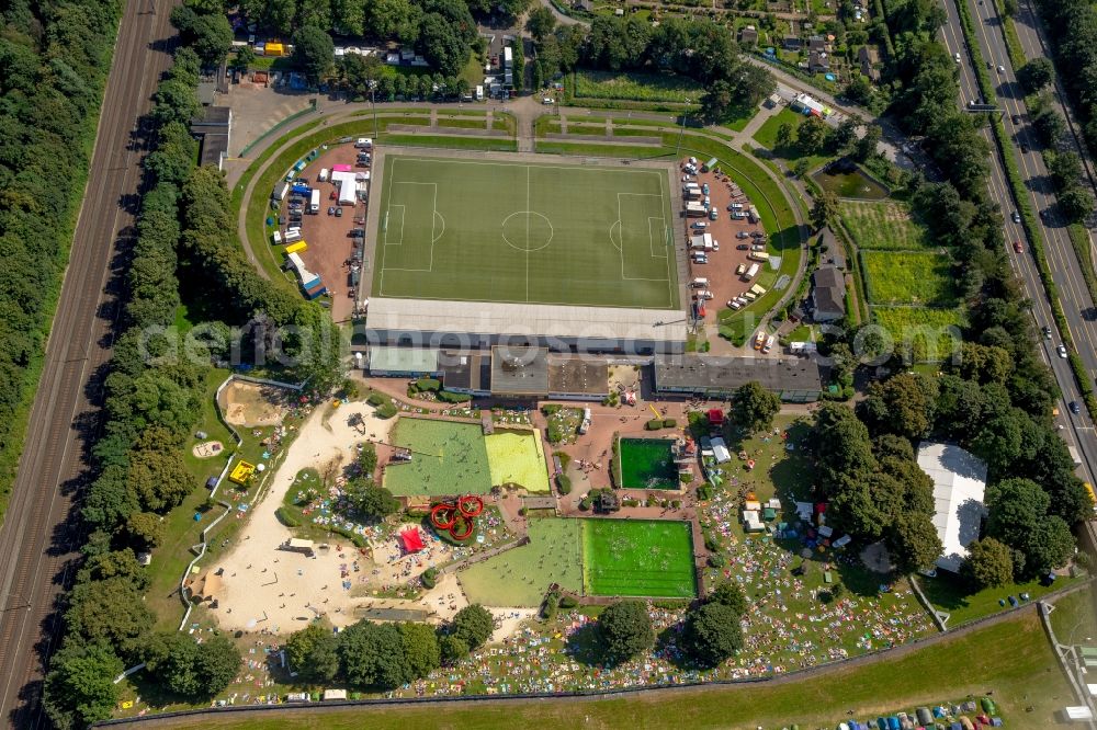 Mülheim an der Ruhr from the bird's eye view: Sports facility grounds of the Arena stadium Ruhrstadion on Friesenstrasse in Muelheim on the Ruhr in the state North Rhine-Westphalia