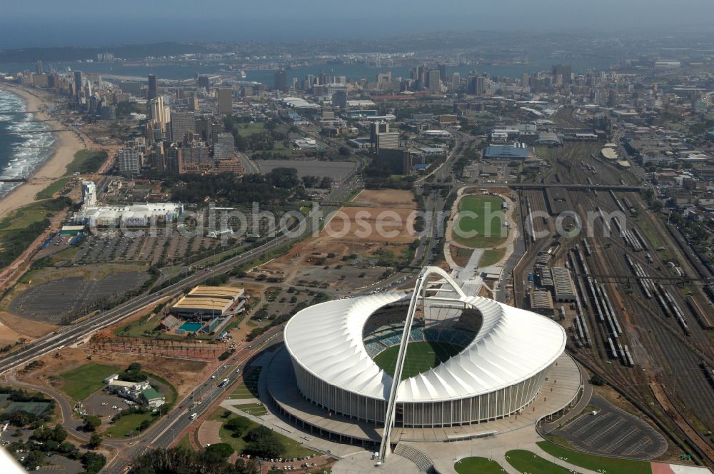 Aerial photograph Durban - Sports facility area of the arena of the stadium Moses Mabhida Stadium in Kings Park on Masabalala Yengwa Avenue in the district of Stamford Hill in Durban in KwaZulu-Natal, South Africa