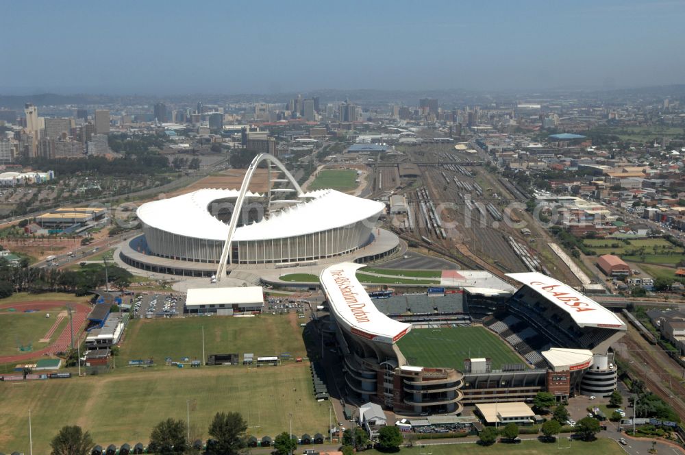 Aerial photograph Durban - Sports facility area of the arena of the stadium Moses Mabhida Stadium in Kings Park on Masabalala Yengwa Avenue in the district of Stamford Hill in Durban in KwaZulu-Natal, South Africa