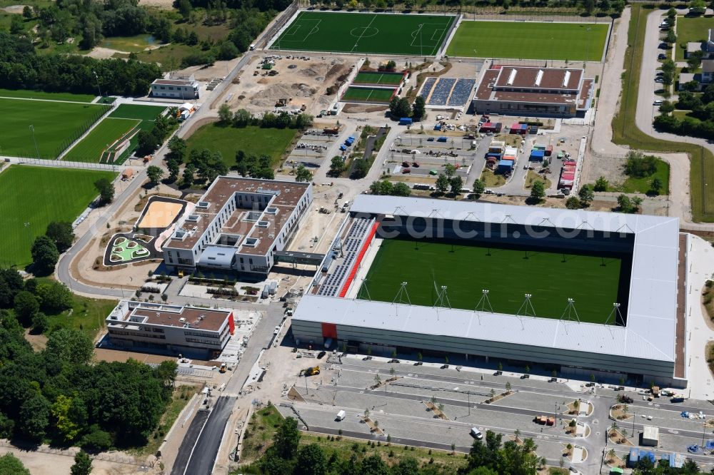 Aerial photograph München - Sports facility grounds of the Arena stadium of Nachwuchsleistungszentrum (NLZ) fuer den FC Bayern Muenchen in the district Milbertshofen-Am Hart in Munich in the state Bavaria, Germany