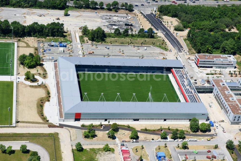 München from the bird's eye view: Sports facility grounds of the Arena stadium of Nachwuchsleistungszentrum (NLZ) fuer den FC Bayern Muenchen in the district Milbertshofen-Am Hart in Munich in the state Bavaria, Germany