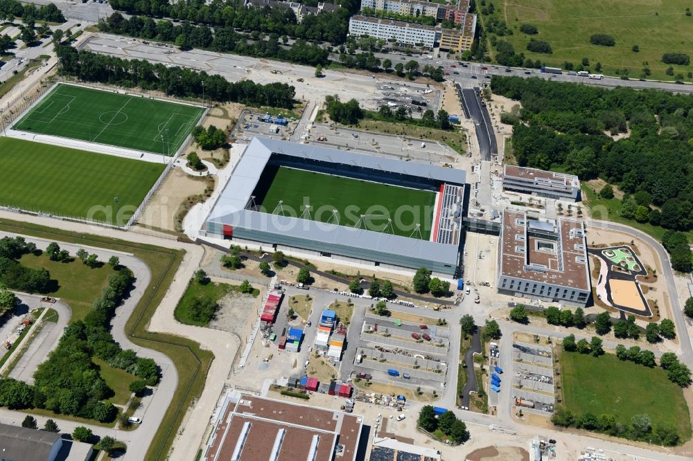 München from above - Sports facility grounds of the Arena stadium of Nachwuchsleistungszentrum (NLZ) fuer den FC Bayern Muenchen in the district Milbertshofen-Am Hart in Munich in the state Bavaria, Germany