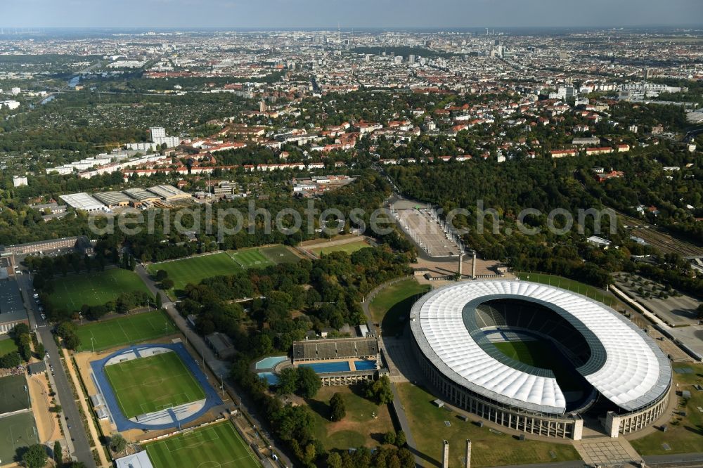 Aerial photograph Berlin - Sports facility grounds of the Arena stadium Olympiastadion of Hertha BSC in Berlin in Germany