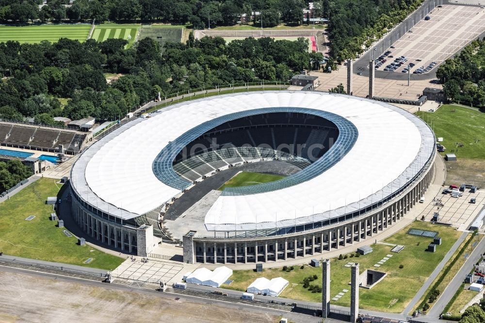 Aerial image Berlin - Sports facility grounds of the Arena stadium Olympiastadion of Hertha BSC in Berlin in Germany