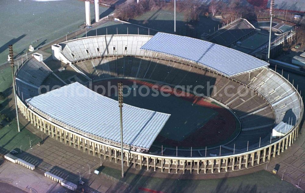 Aerial image Berlin - Sports facility grounds of the Arena stadium Olympiastadion of Hertha BSC in Berlin in Germany