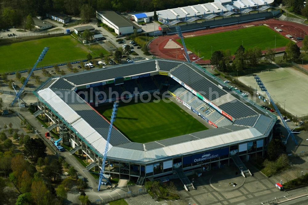 Aerial photograph Rostock - Sports facility grounds of the Arena stadium Ostseestadion (vormals DKB - Arena) in the district Hansaviertel in Rostock in the state Mecklenburg - Western Pomerania, Germany