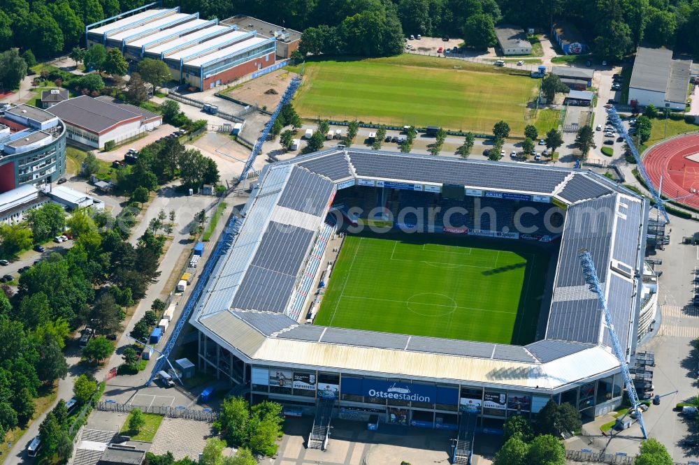 Aerial photograph Rostock - Sports facility area of the arena of the Ostseestadion stadium (formerly DKB Arena) on Kopernikusstrasse in the Hansaviertel district of Rostock in the federal state of Mecklenburg-Vorpommern, Germany
