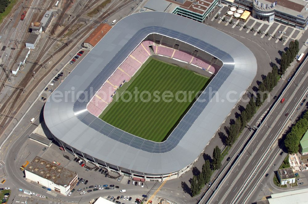 Genf from the bird's eye view: Sports facility grounds of the arena of the stadium Stade de Geneve (or Stade de la Praille) on the Route des Jeunes in Geneva in the canton of Geneve, Switzerland