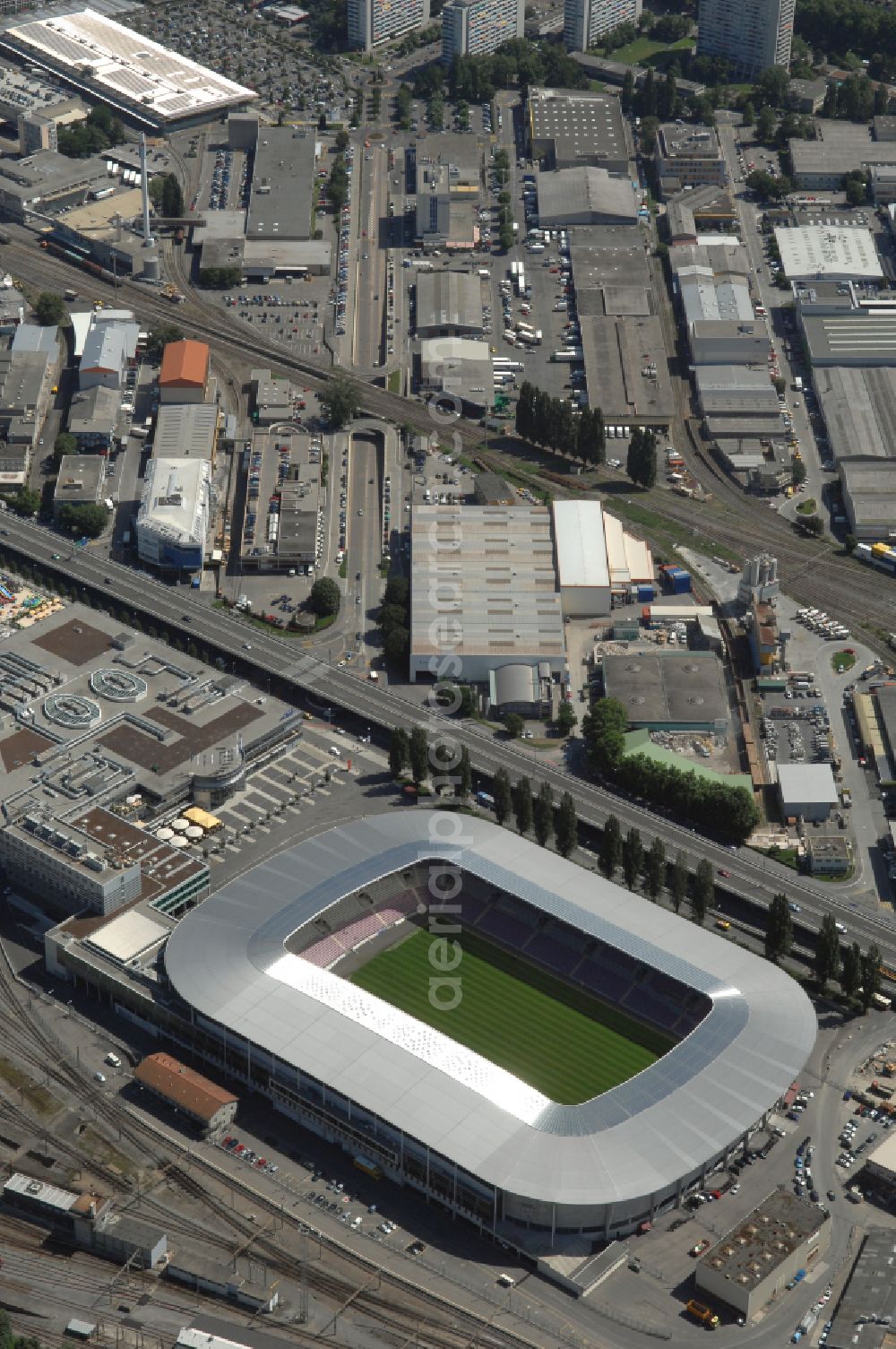 Aerial photograph Genf - Sports facility grounds of the arena of the stadium Stade de Geneve (or Stade de la Praille) on the Route des Jeunes in Geneva in the canton of Geneve, Switzerland