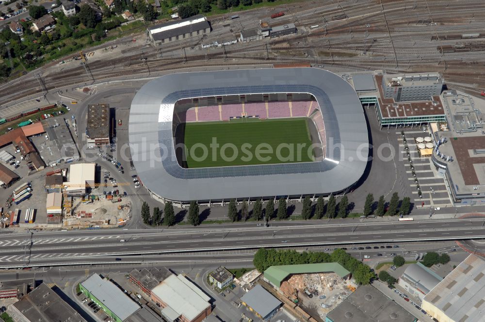 Genf from the bird's eye view: Sports facility grounds of the arena of the stadium Stade de Geneve (or Stade de la Praille) on the Route des Jeunes in Geneva in the canton of Geneve, Switzerland