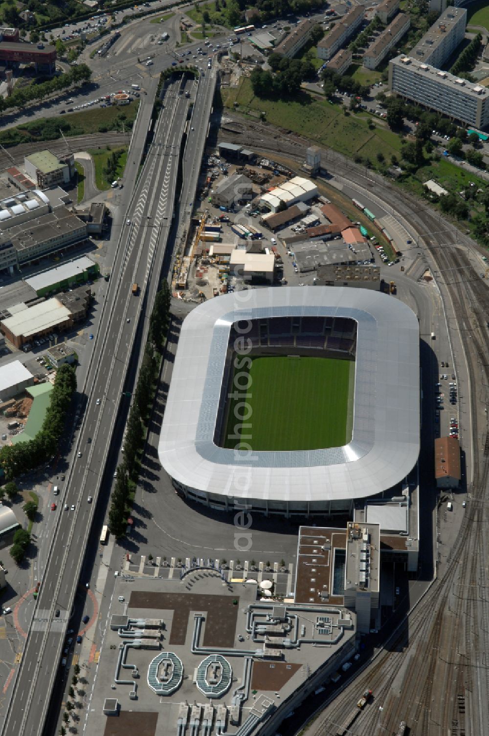 Aerial photograph Genf - Sports facility grounds of the arena of the stadium Stade de Geneve (or Stade de la Praille) on the Route des Jeunes in Geneva in the canton of Geneve, Switzerland