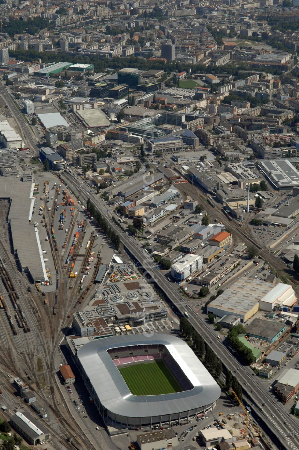 Aerial photograph Genf - Sports facility grounds of the arena of the stadium Stade de Geneve (or Stade de la Praille) on the Route des Jeunes in Geneva in the canton of Geneve, Switzerland