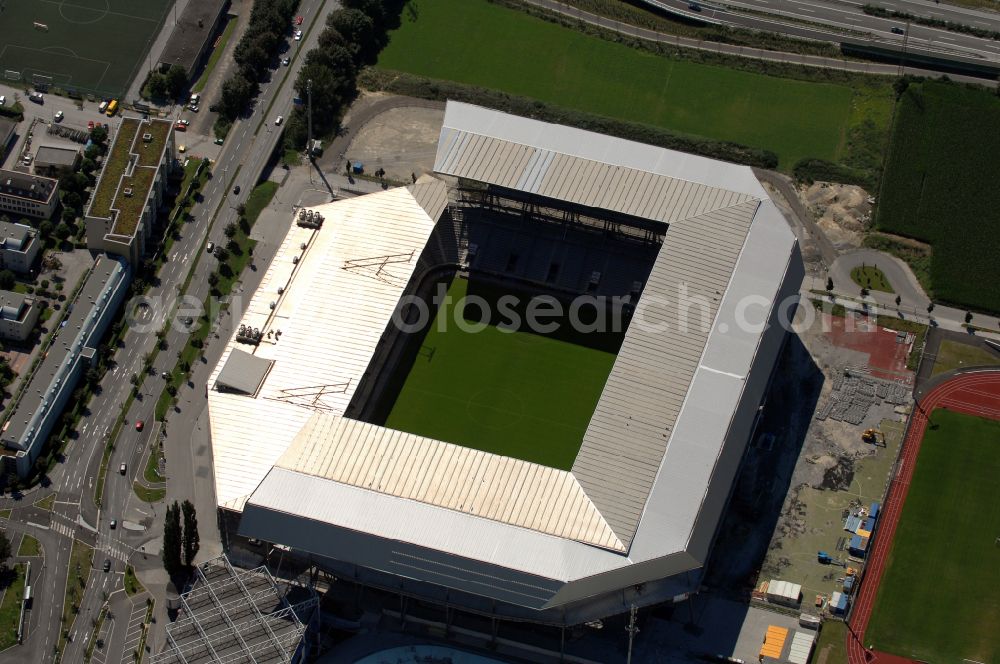 Aerial photograph Innsbruck - Sports facility grounds of the Arena stadium Tivoli-Stadion on street Stadionstrasse in Innsbruck in Tirol, Austria