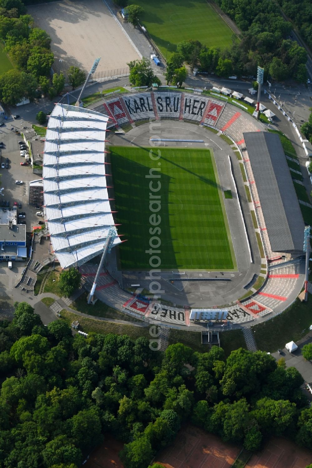 Aerial image Karlsruhe - Sports facility grounds of the Arena stadium Wildparkstadion on Adenauerring in Karlsruhe in the state Baden-Wuerttemberg, Germany