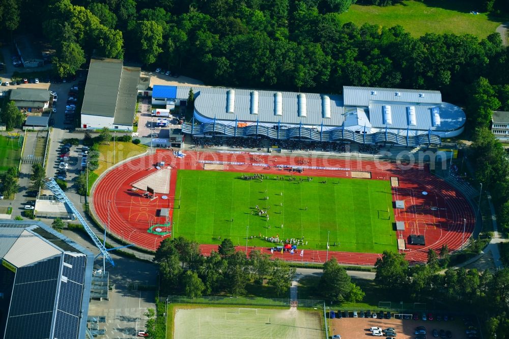 Aerial photograph Rostock - Sports site area of the stadium of the 1. Leichtathletikverein Rostock e.V. in Rostock in the federal state Mecklenburg-West Pomerania, Germany