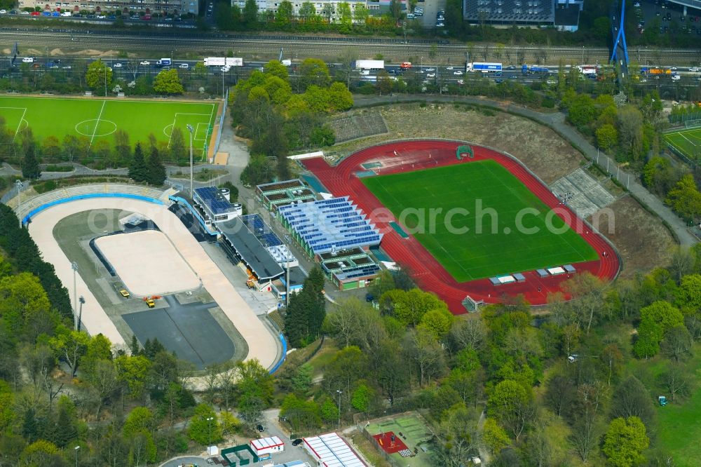 Aerial image Berlin - Sports facility grounds of stadium Stadion Wilmersdorf of Berliner Sport-Verein 1892 e.V. and das Horst-Dohm-Eisstadion on Fritz-Wildung-Strasse in Berlin, Germany