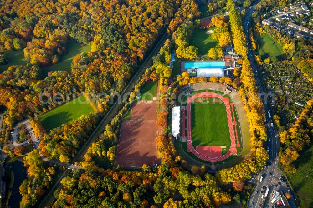 Aerial photograph Gladbeck - Sports facility center from Wittringen stadium and the swimming pool Gladbeck in Gladbeck in North Rhine-Westphalia