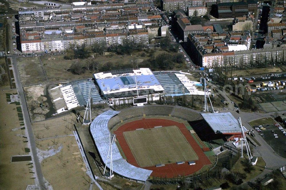 Berlin / Prenzlauer Berg from above - Sportstättenbau am Berliner Jahnsportpark im Stadtbezirk Berlin-Prenzlauer Berg