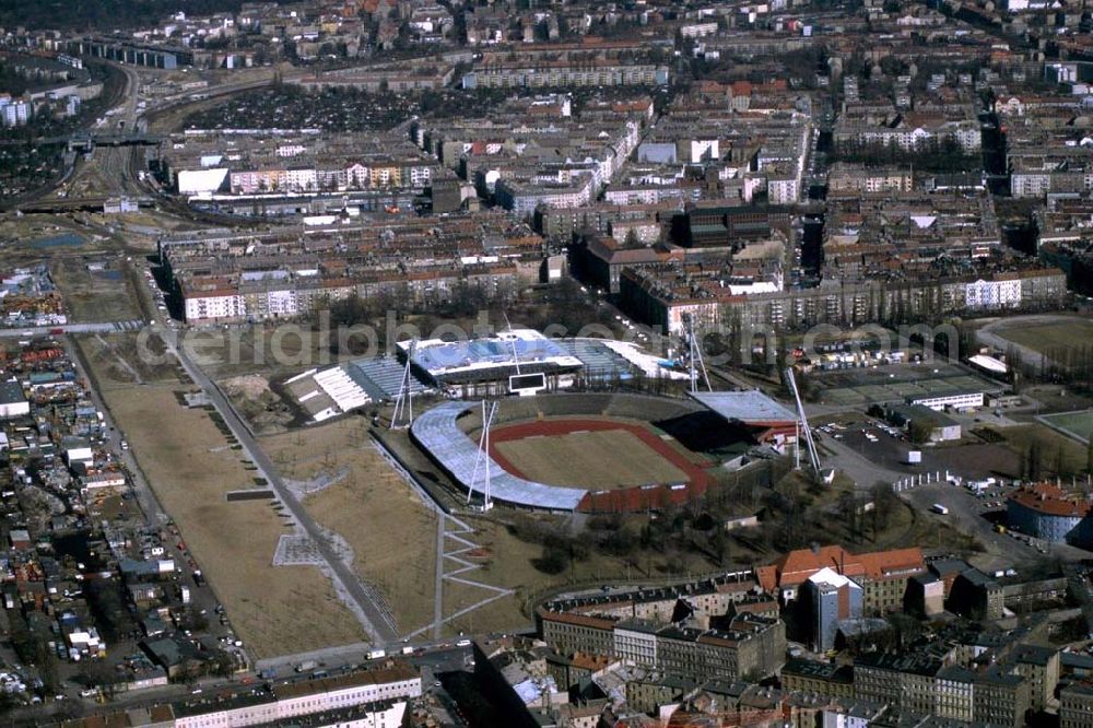 Berlin / Prenzlauer Berg from above - Sportstättenbau am Berliner Jahnsportpark im Stadtbezirk Berlin-Prenzlauer Berg