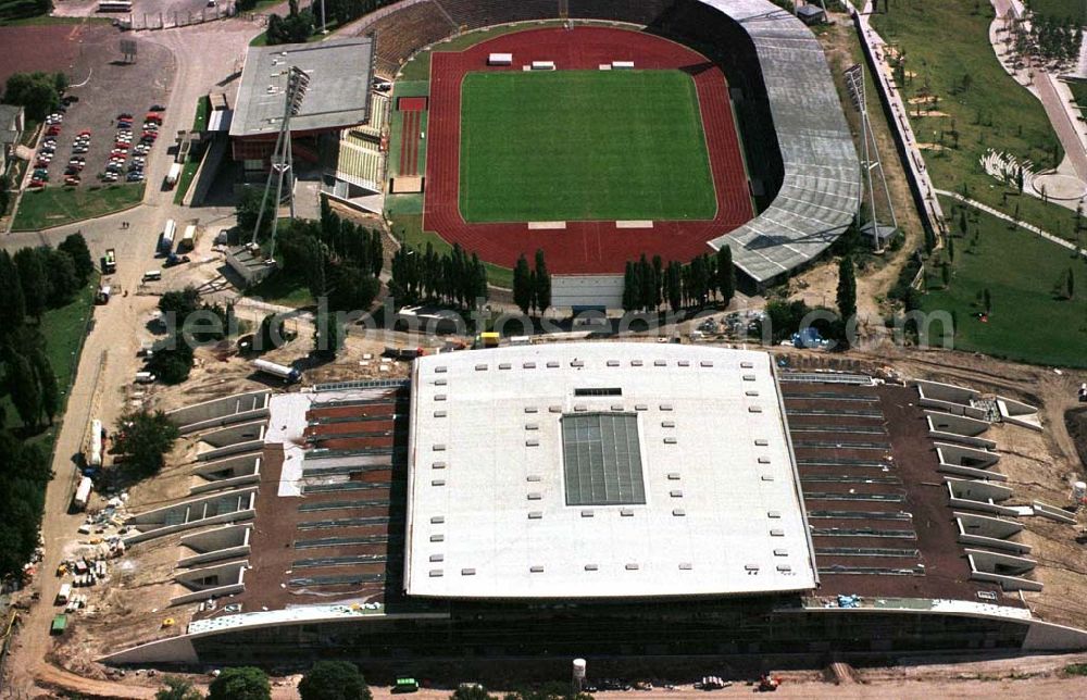 Aerial photograph Berlin - Sportstättenbau am Jahnsportpark im Stadtbezirk Prenzlauer-Berg