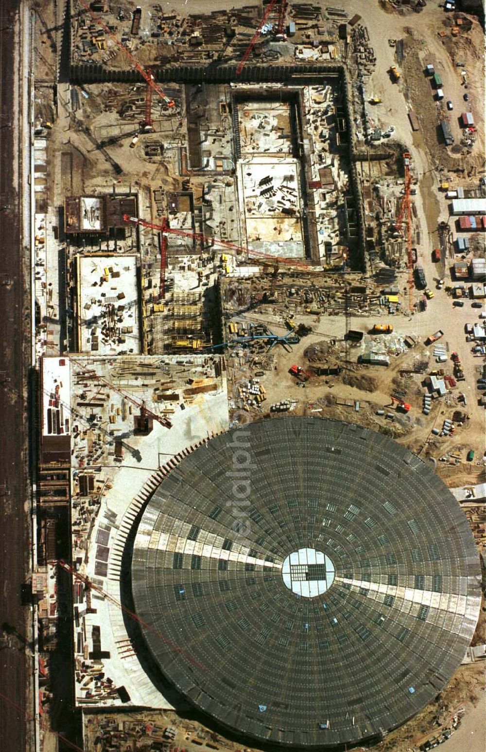 Aerial photograph Berlin - Sportstättenbau an der Landsberger Allee