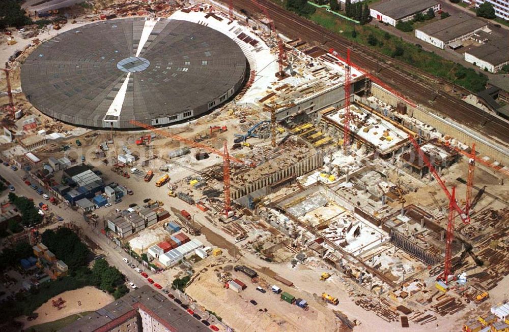 Berlin from above - Sportstättenbau an der Landsberger Allee