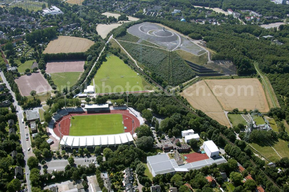 Aerial image Bochum - Blick auf das Stadion des SC und Leichtathletik Leistungsstützpunkt Wattenscheid. Bochum-Wattenscheid sports center with stadium and center for track and field athletics.